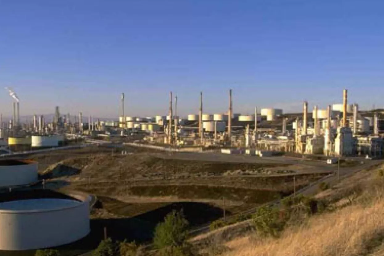 Strah za opskrbu lansirao naftu nadomak 124 dolara