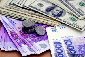 Niže kamatne stope na dug po trezorskim zapisima