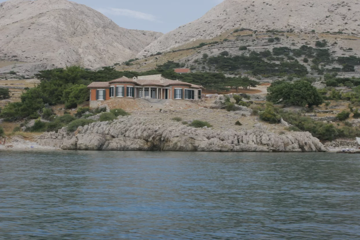 Nema naknade poduzetnicima koji su oštećeni nelegalnom gradnjom