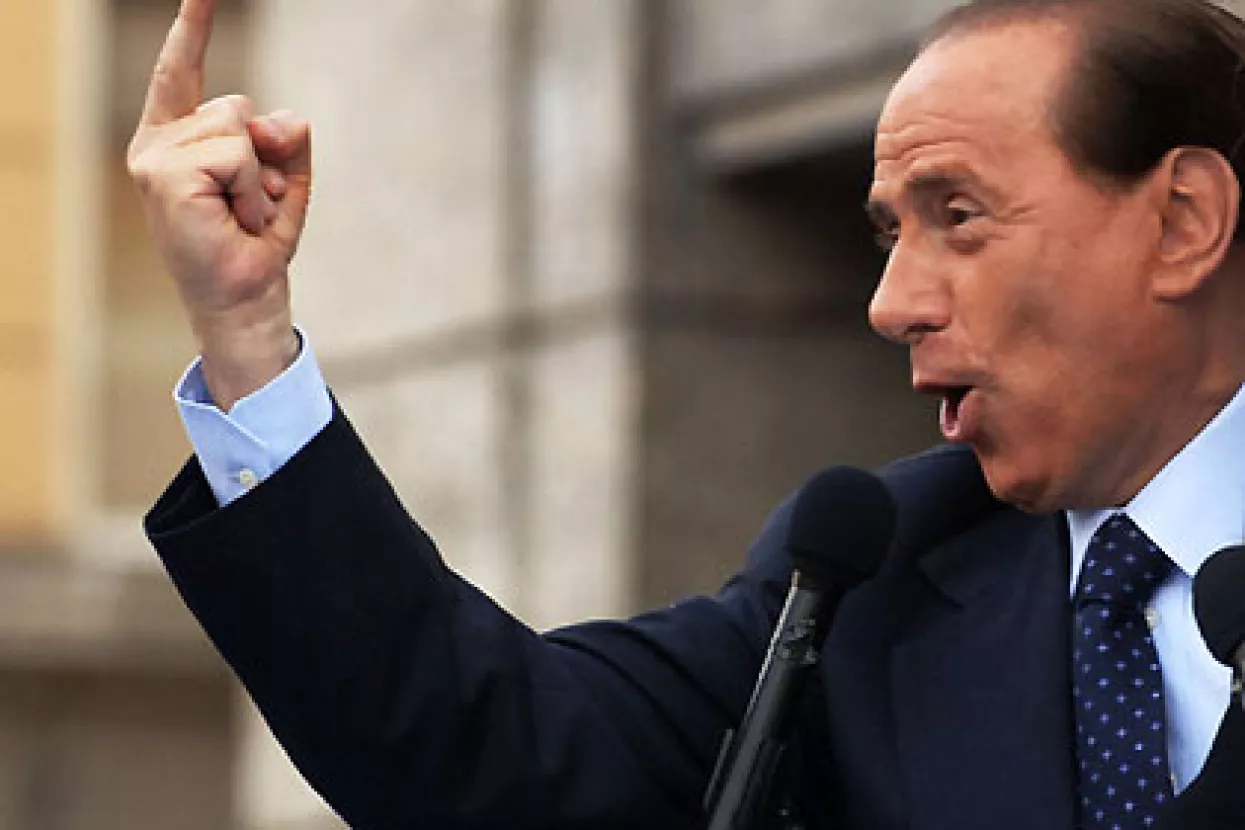 Berlusconi se vraća u politiku