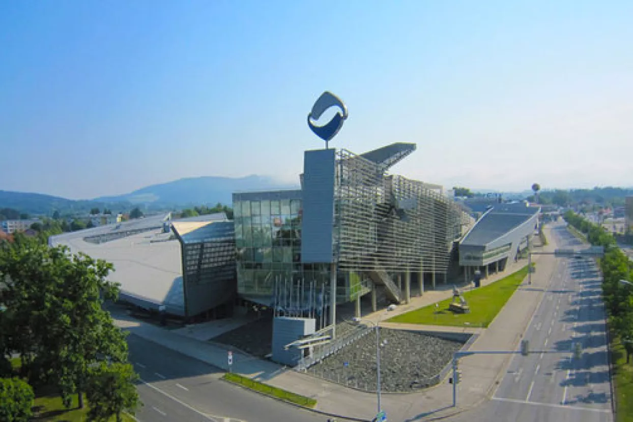 Austrijska vlada pod pritiskom zbog Hypo banke