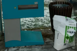 Urea na parkingu Zračne luke