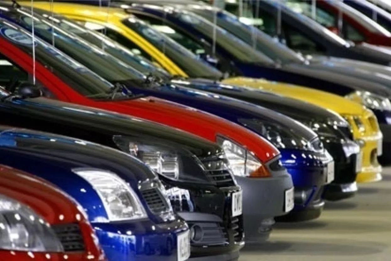 U godinu dana prodaja automobila porasla 10 posto