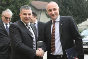Država treba određivati orijentacijsku cijenu goriva