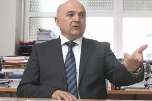 Zašto tvrdim da bi od ukidanja devizne klauzule bilo više koristi nego štete