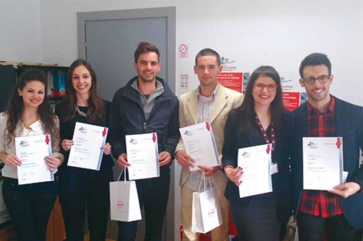 Studenti osmislili narukvicu koja čisti mrlje s odjeće