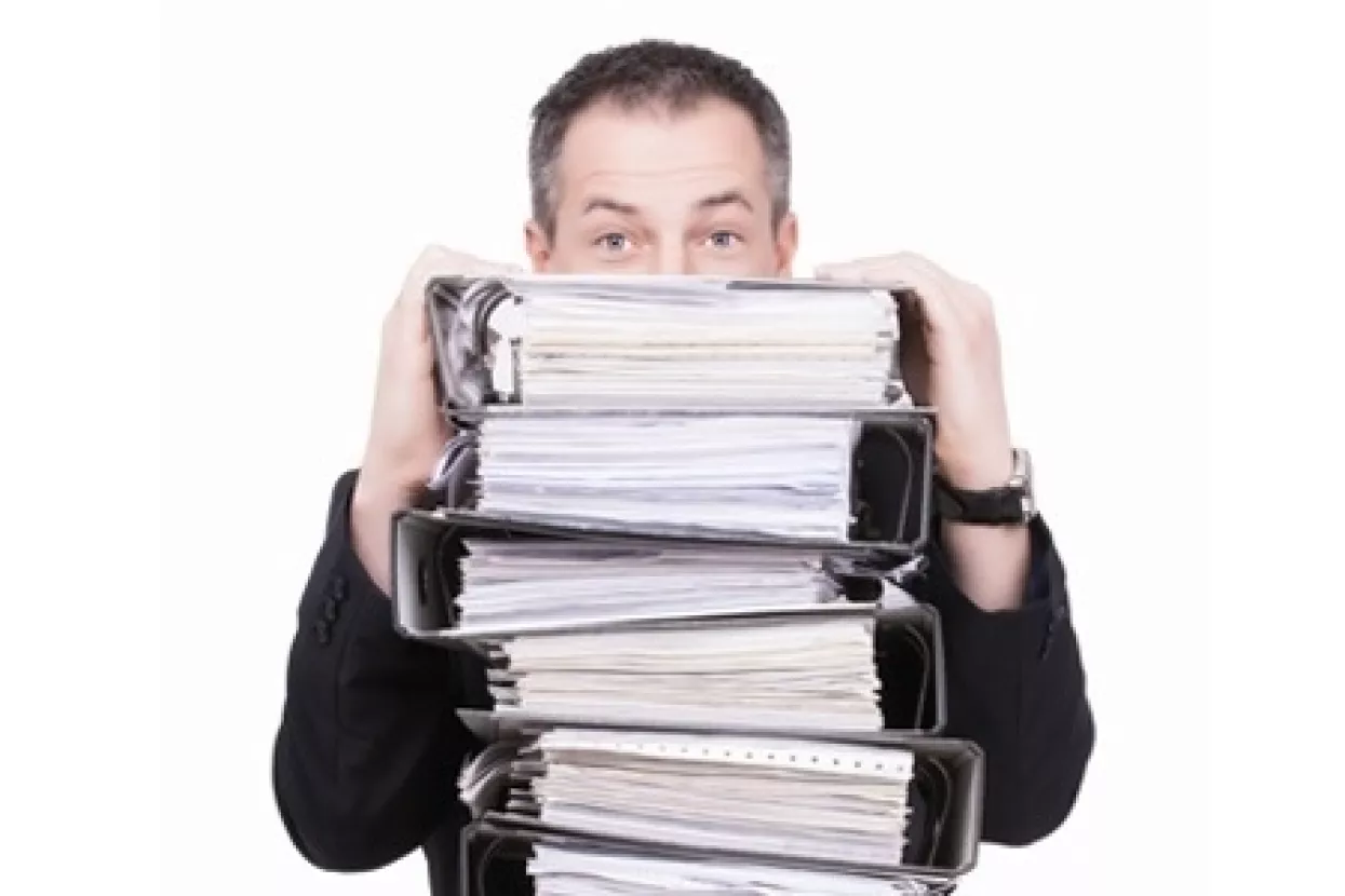 Zašto država "silom" od poduzetnika radi administrativnog djelatnika?