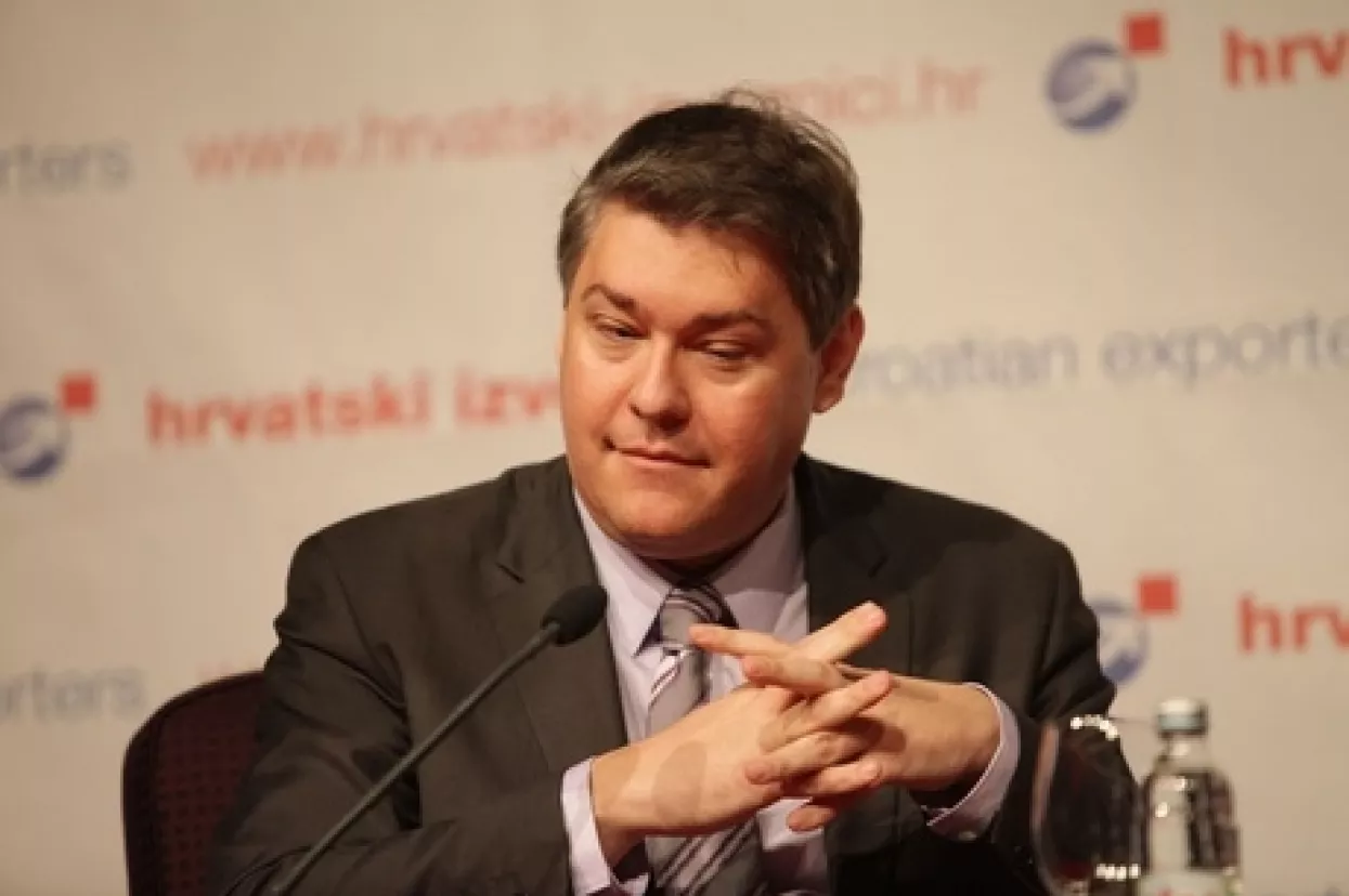 Lalovac bi smanjio stopu poreza na dohodak s 40 na 25 posto. Ćorić pita gdje je tu pravednost