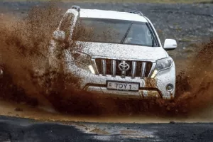 Toyota Land Cruiser - Nova verzija ima prepoznatljiv dizajn, ali novi motor