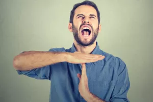 Zakon dvosmjernosti ubija informatore  s megafonima