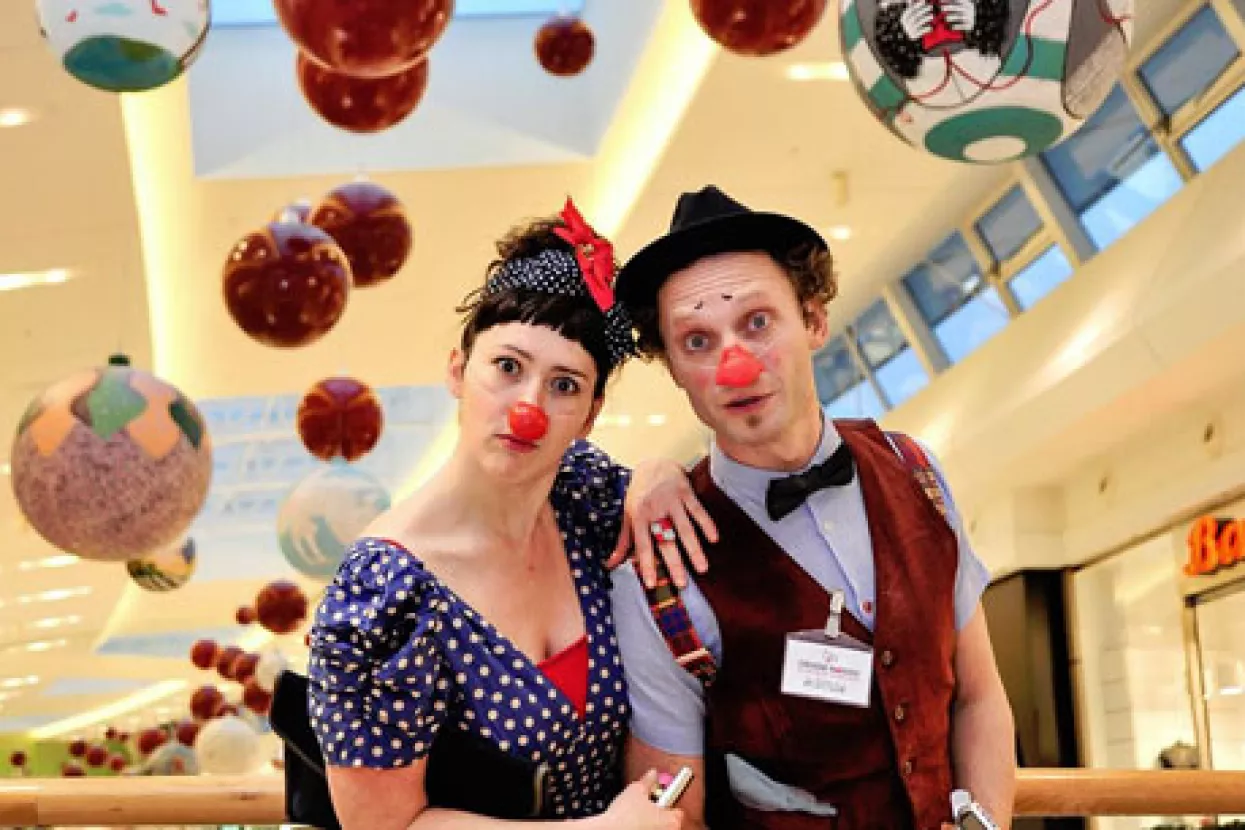 Čarobne božićne kugle za nezaboravan osmijeh koji će djeci  donijeti crveni nosovi