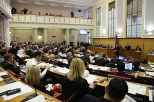 SDP-ova artiljerija prvo 'rešetala' novog, a onda bivšeg predsjednika vlade