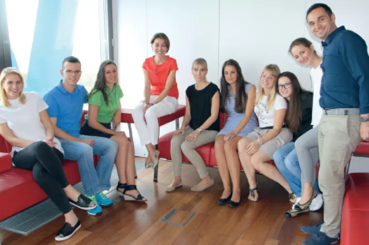 Praksa u Erste banci - Desetero studenata i ovo će ljeto plažu zamijeniti poslom