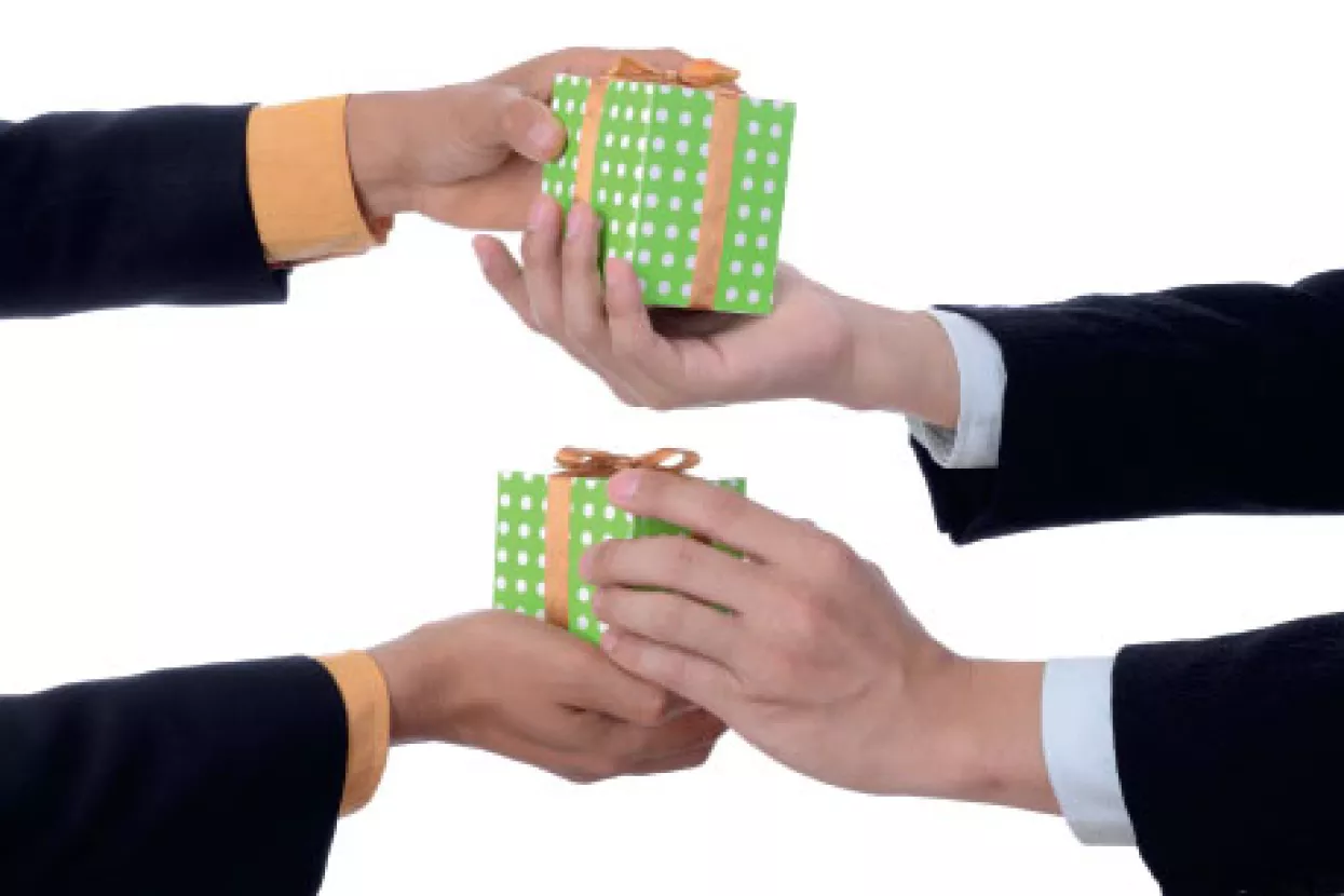 Poosobljeni telekomunikacijski paketi