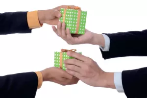 Poosobljeni telekomunikacijski paketi