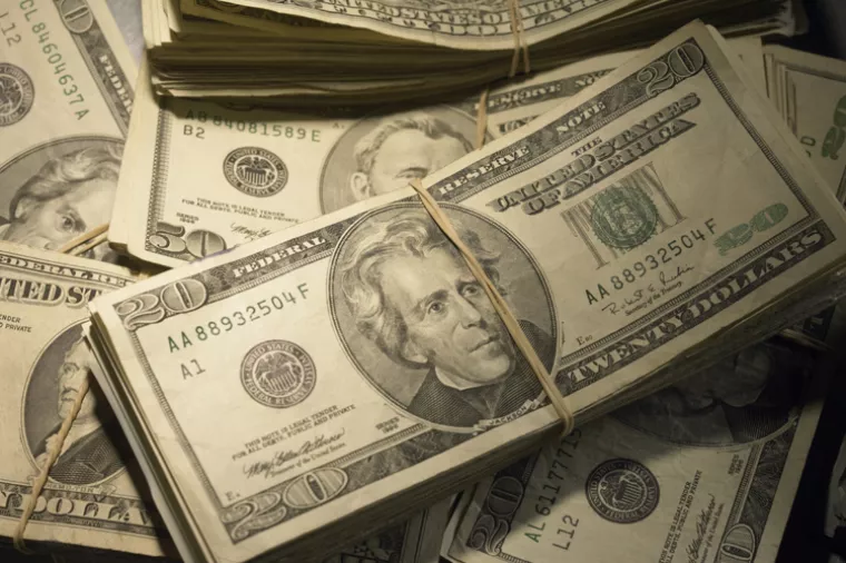 Američki dolar snažno jača u odnosu na euro i kunu, a evo i zašto...