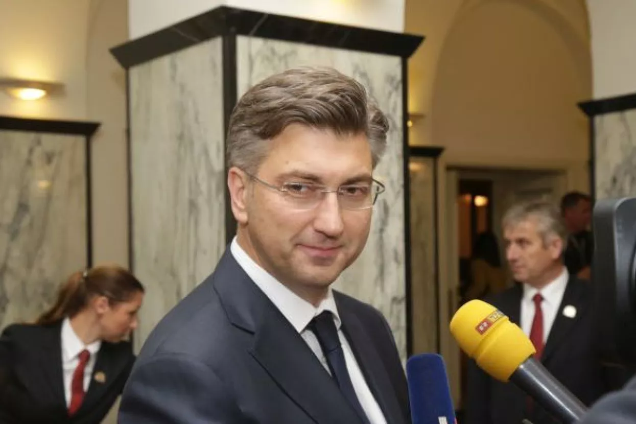 Plenković:  Želimo da Ina bude akter šire od hrvatskih okvira, razmišljamo o inicijalnoj ponudi dionica HEP-a