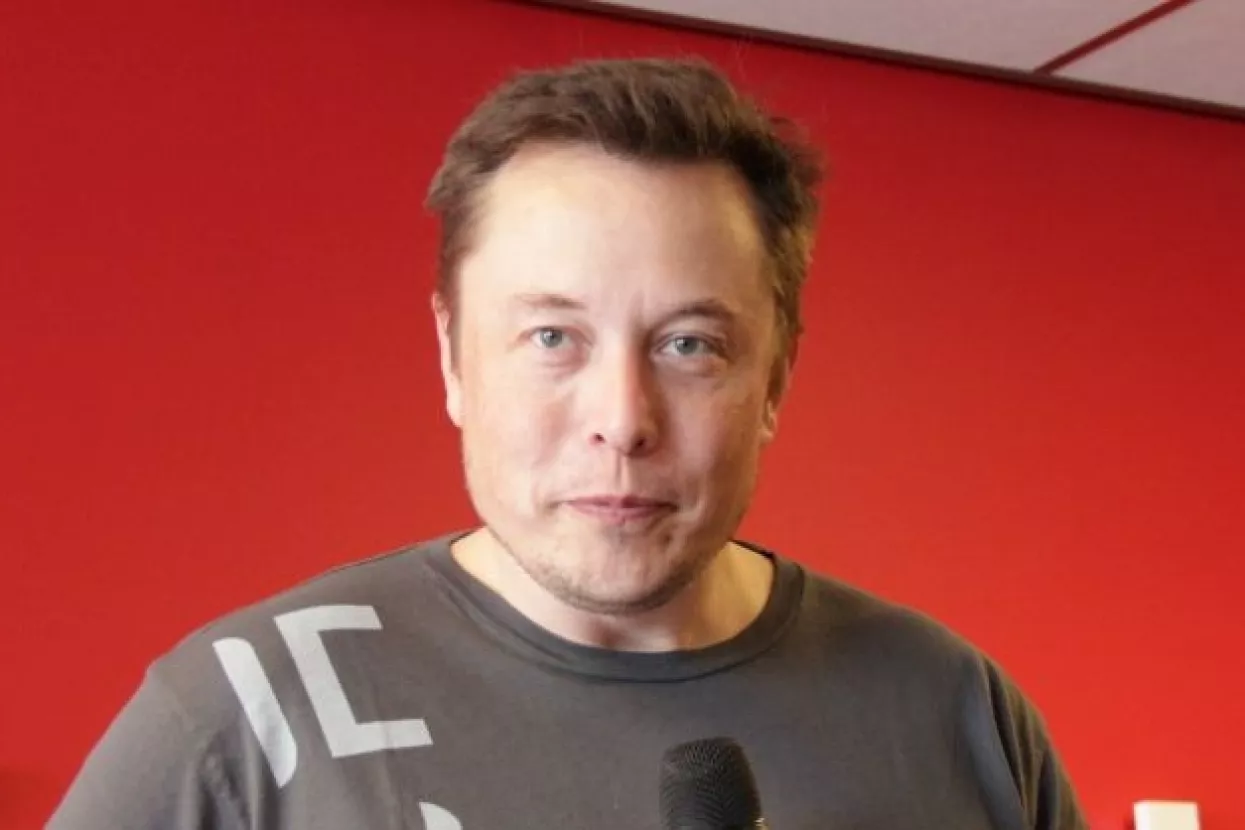 Vjerovali ili ne, ali Elon Musk već iduće godine želi poslati ljude na putovanje oko Mjeseca