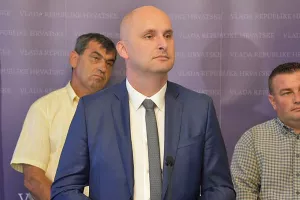 Tolu&scaron;ić o uhićenjima u Agrokoru: Vlada će rije&scaron;iti 'vrući krumpir' i dovesti gospodarstvo u 'normalu'