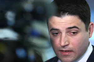 Bernardić Plenkoviću: Va&scaron;a ta&scaron;tina ne trpi kritike, ali spustite se na zemlju, vodite nas u provaliju