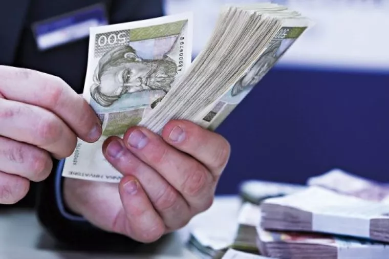 Prosječna neto plaća na godišnjoj razini porasla 4,4 posto, na 5.958 kuna