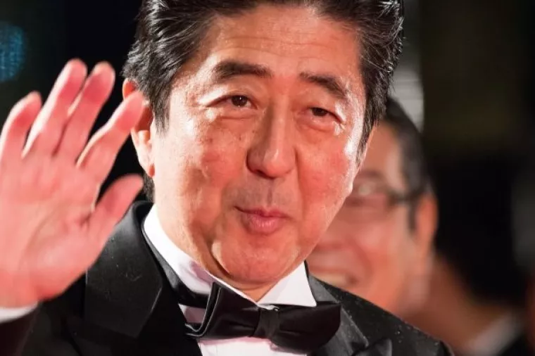 Japanski premijer traži da poslodavci povise plaće za 3 ili više posto