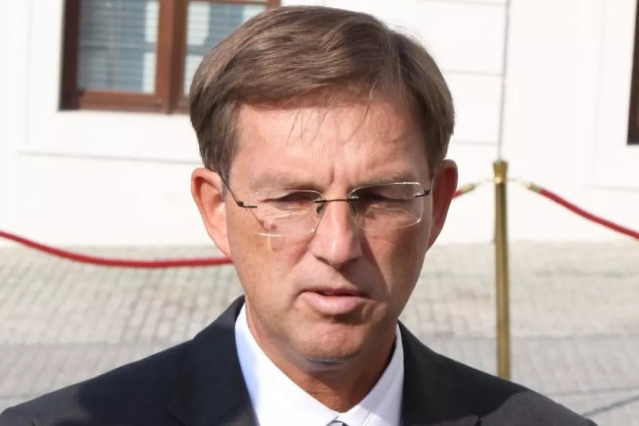 Cerar dao ostavku
