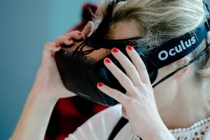 Oculus TV - veliki virtualni televizor u virtualnoj dnevnoj sobi