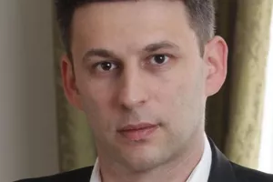 Petrov: Plaće neće rasti 'kozmetičkim promjenama Vlade