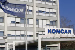 Končaru pali prihodi ali porasla dobit