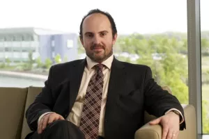 Prof. Christopher Bovis: Predetaljne specifikacije u javnoj nabavi upućuju na korupciju