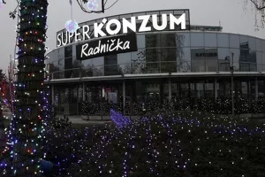 Mercator prodaje Super Konzum u Radničkoj da bi smanjio svoj dug