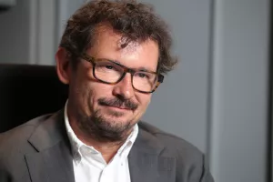 Tvrtke i karijere: Vlasničke pretumbacije u obitelji Mihalj, promjene u Zvečevu, LPT-u, Dalekovodu&hellip;