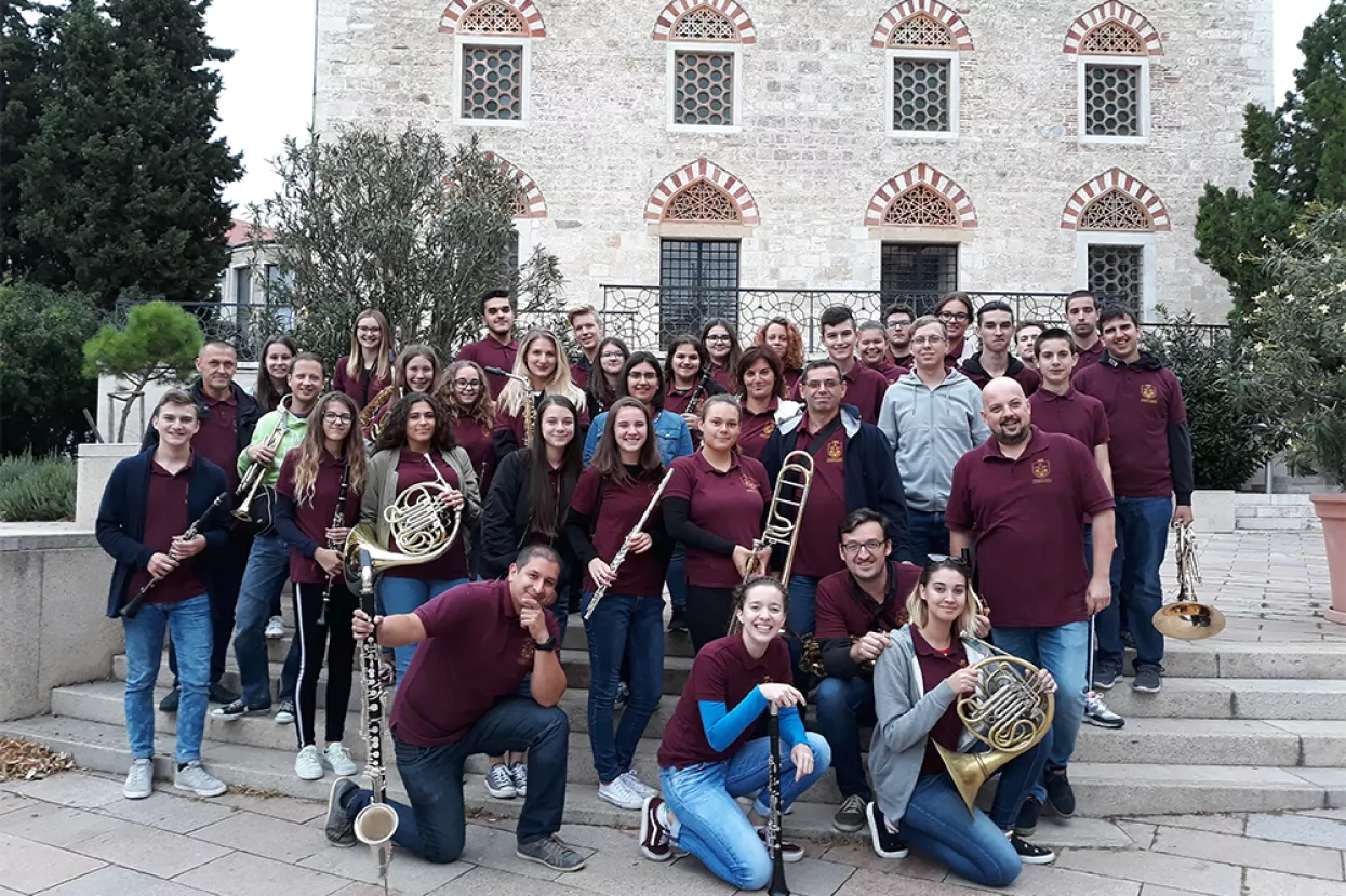 Zadržimo duh kulture i sporta u Petrinji i pomozimo im izgraditi bolju budućnost!