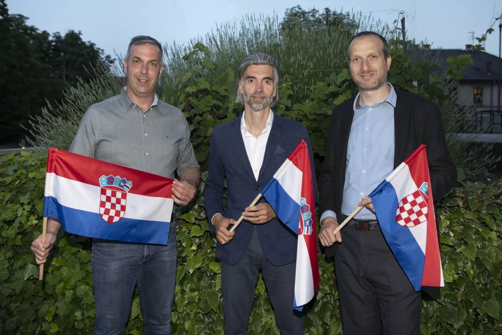Novi EY Svjetski poduzetnik godine je Seo Jung-jin iz Južne Koreje, Hrvatsku na izboru predstavljao trojac iz Algebre