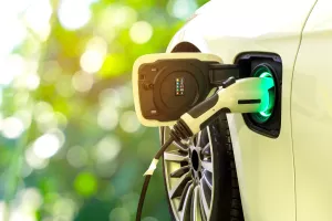 Dvije trećine prodanih vozila do 2040. bit će električna