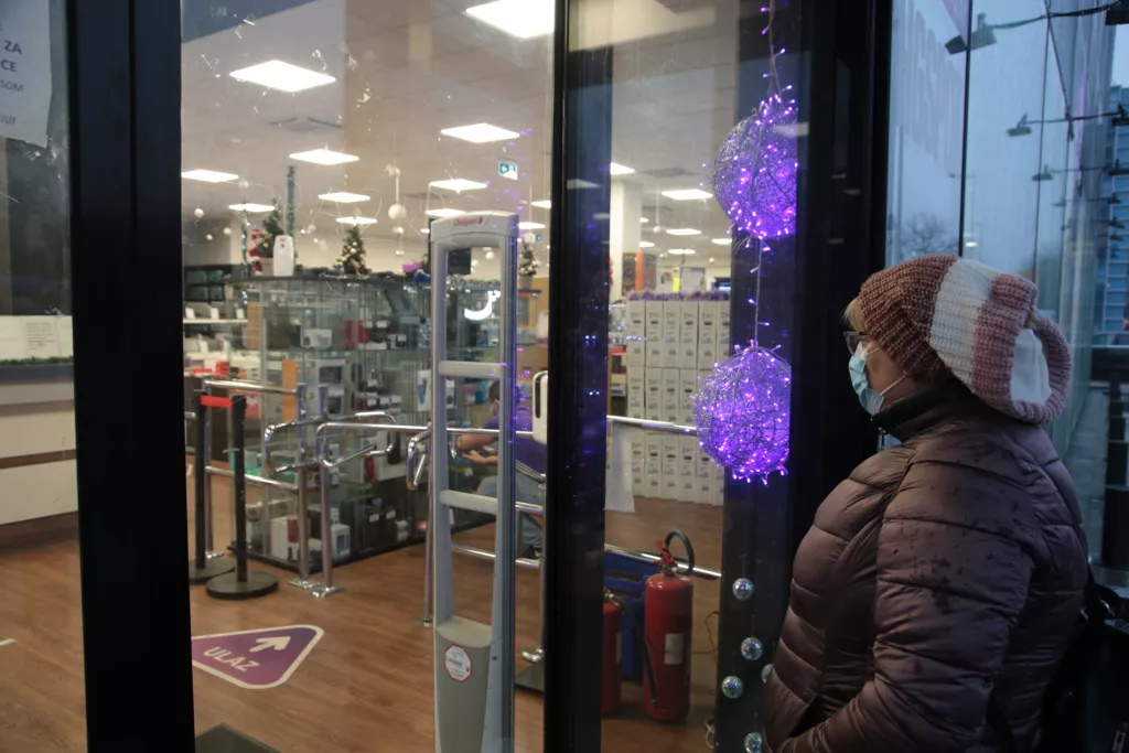 Kiša ubila Black Friday &ndash; Pomahnitana kupnja preselila se u virtualni svijet