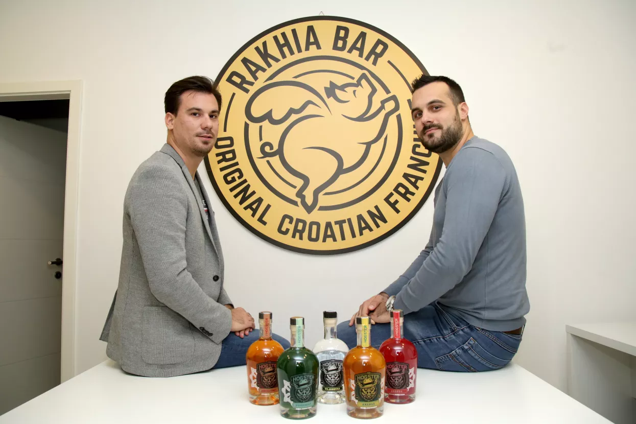 [Poslovni putopis] Franšiza riječkog Rakhia bara začetak je imala &ndash; još u školskim klupama
