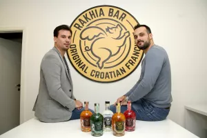 [Poslovni putopis] Franšiza riječkog Rakhia bara začetak je imala &ndash; još u školskim klupama