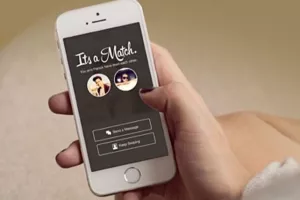 Post-Tinder Swindler: Aplikacija Tinder uvela opciju &#39;spojeva naslijepo&#39;