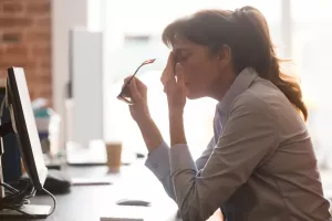 Unatoč povećanju hibridnog rada, žene više pate od sindroma 'burnouta'