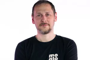 Miro Brozović, <br>osnivač i suvlasnik produkcijske kuće Moglo:<br>- Video oglasi koji se fokusiraju na stvarne ljude, njihove priče i iskustva umjesto na isključivo promotivne poruke, privlače veću pažnju i povećavaju povjerenje korisnika u brend<br><br>
