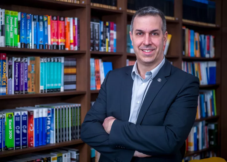 Hrvoje Balen, <br>suosnivač i član Uprave Algebre:<br>- Najzdraviji način kako nešto započeti je paralelno raditi na razvoju vlastitog proizvoda i financirati se kroz jednostavnije usluge ili uz pomoć privatnih investitora<br>