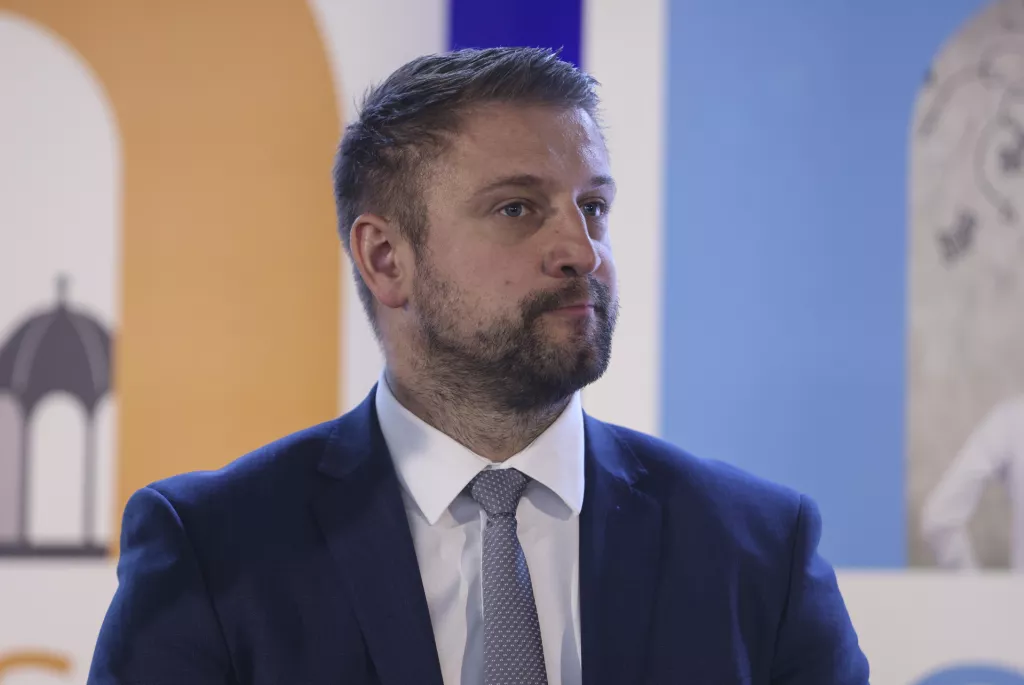 Konferencija Invest in NovskaOkrugli stol 1: Hrvatska na investicijskoj karti: Strategija i prilikeLuka Ćirko