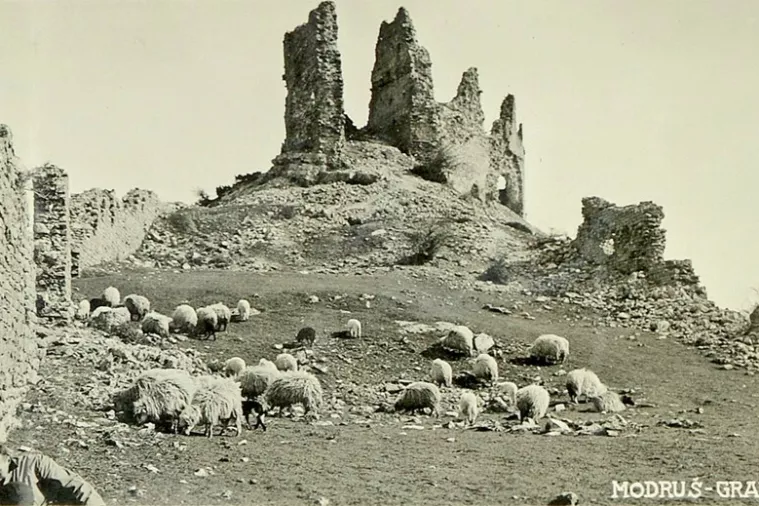 thumbnail Ruševine Tržan- grada, stara razglednica