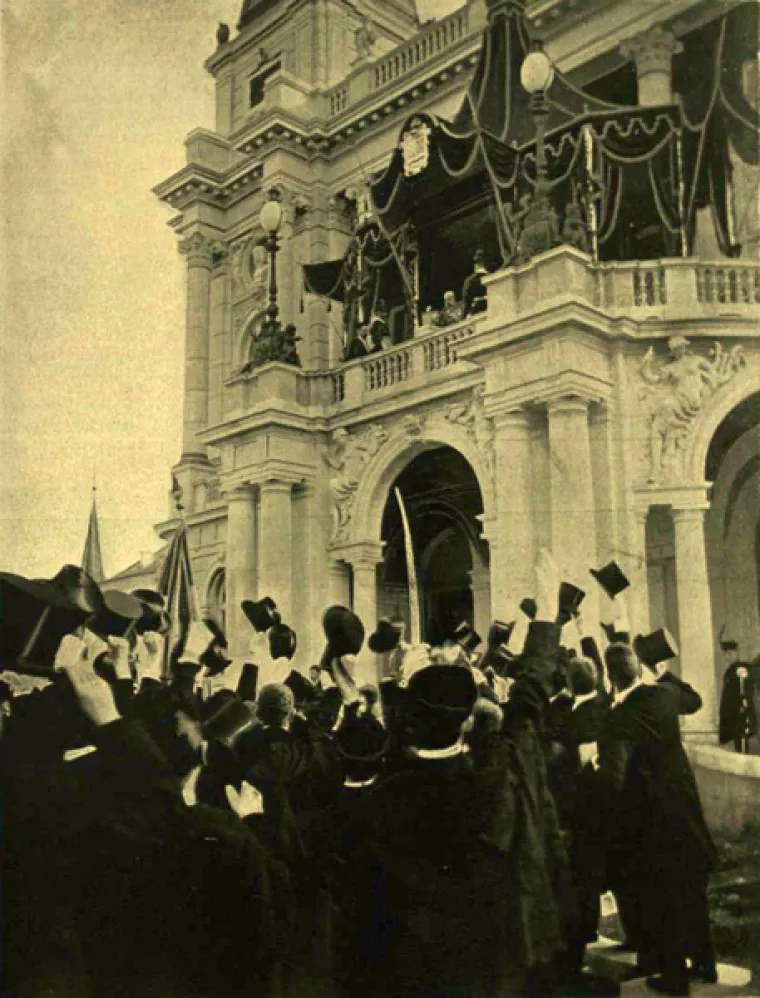 Dok Franjo Josip otvara HNK 1895. pravaška je mladež spalila mađarsku zastavu