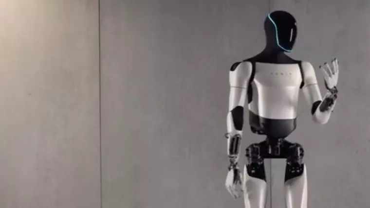Robot Optimus Generation 2, poznat i kao druga generacija Tesla Bota, radi za Elona Muska, u tvornici Tesla. Musk je lani najavio da će tijekom 2025. proizvesti više od tisuću Optimusa namijenjenih za uporabu u njegovoj tvornici, te do 2026. moguće ih još više proizvoditi za druge tvrtke. Cijena Optimusa je 30.000 dolara