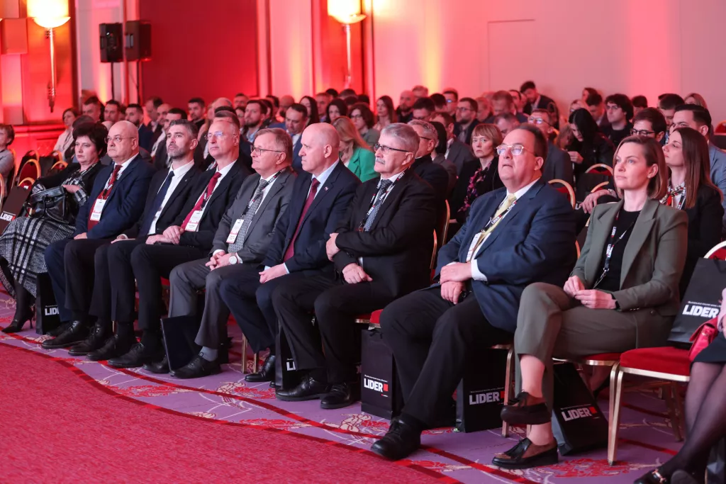 Smart cities 2025.Deagica Ratković, Mirko Duspara, Mato Franković, Ivica Puljak, Željko Turk, Branko Bačić, Miodrag Šajatović, Nurbert Echborn, Bojana Božanić.