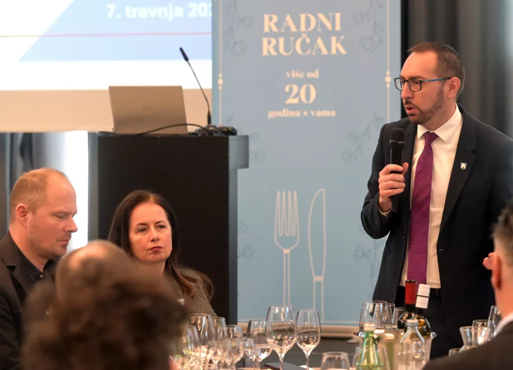 Luka Korlaet, Irena Weber, Tomislav Tomašević