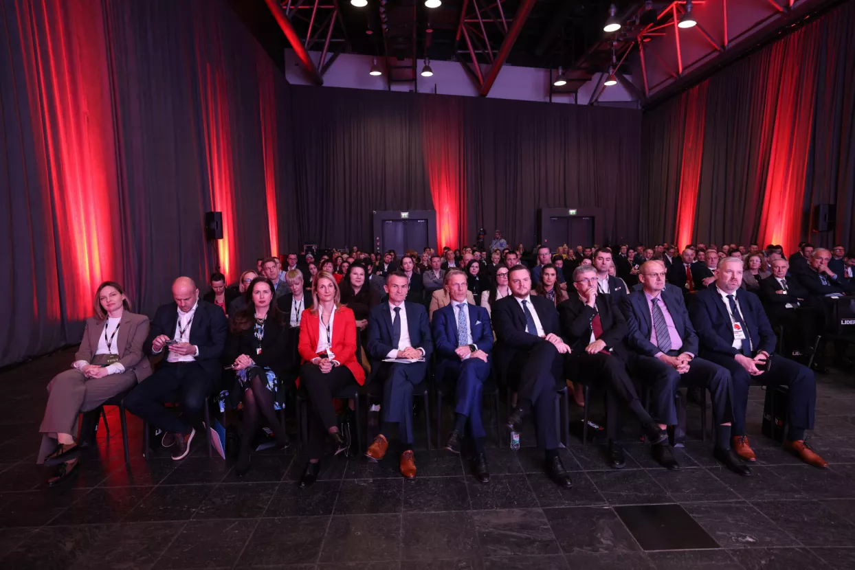 Financijski forum.